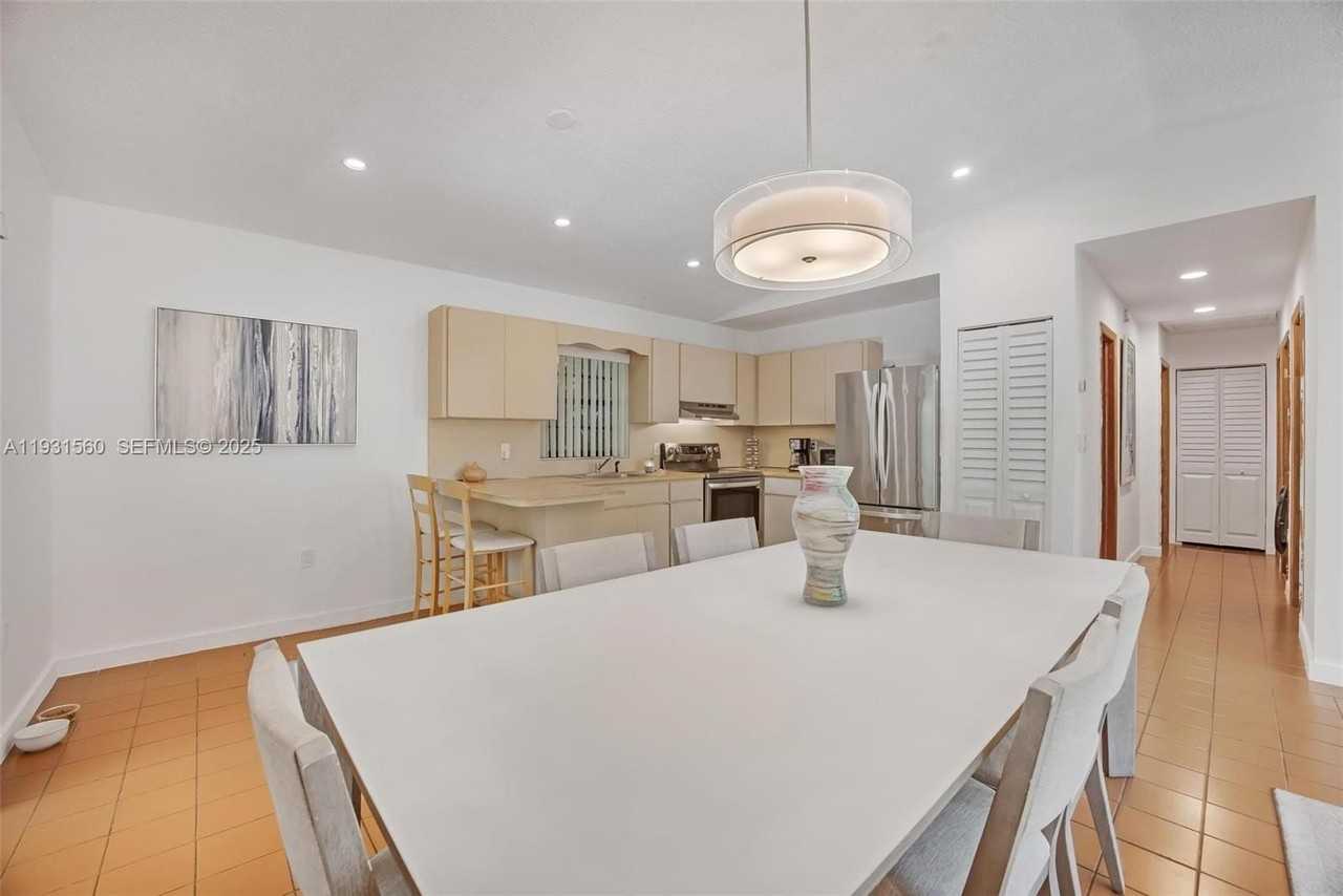 139 N Bay Harbor Dr - Photo 5 of 41