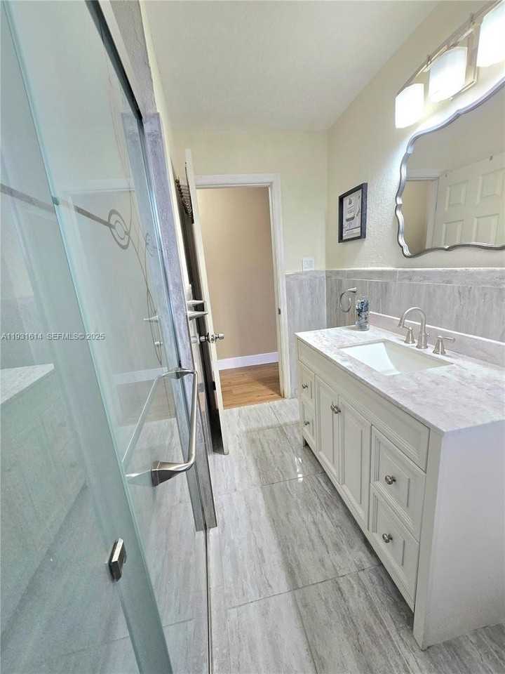 13340 Ne 16th Ave #0 - Photo 5 of 18