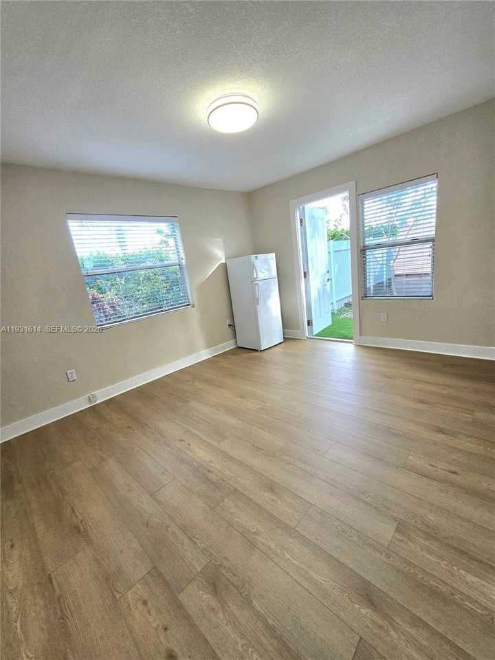 13340 Ne 16th Ave #0 - Photo 7 of 18