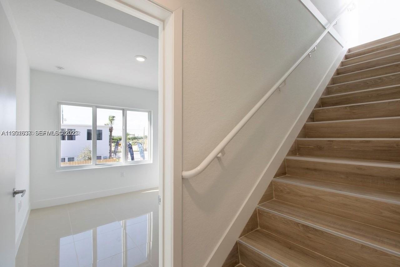 25810 Sw 144th Ave - Photo 5 of 9