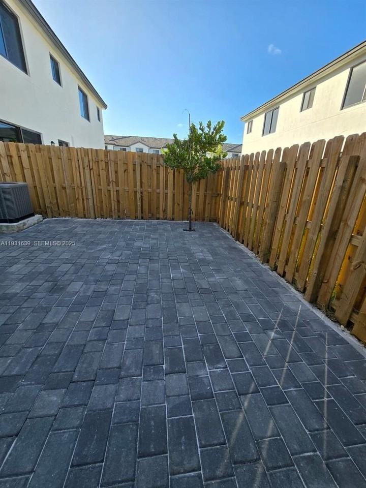 34518 Sw 190th Ave #0 - Photo 5 of 15