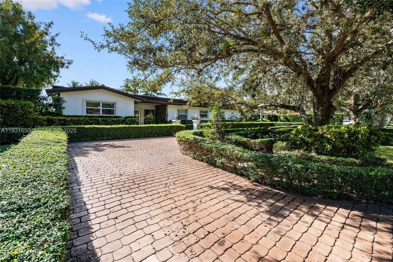 7360 Sw 115th St - Photo 4 of 49