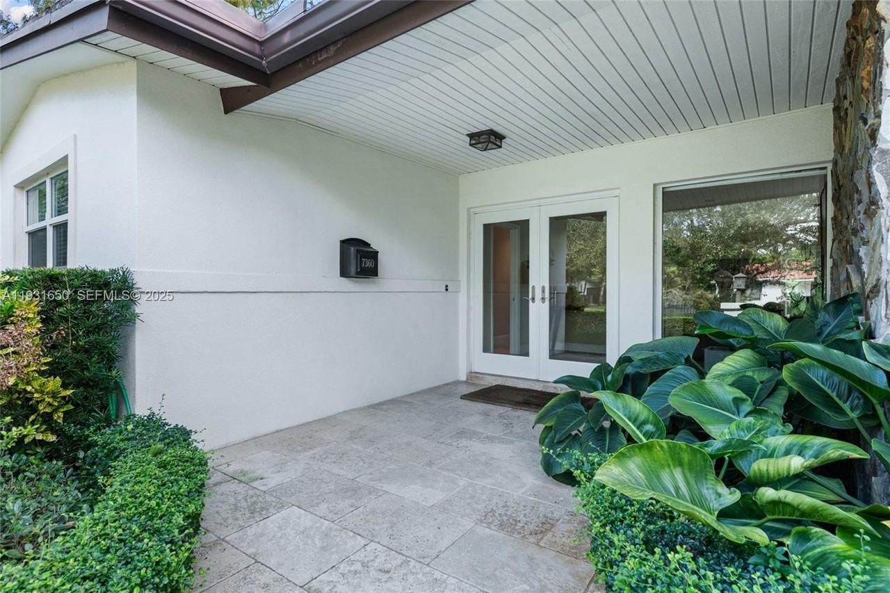 7360 Sw 115th St - Photo 7 of 49