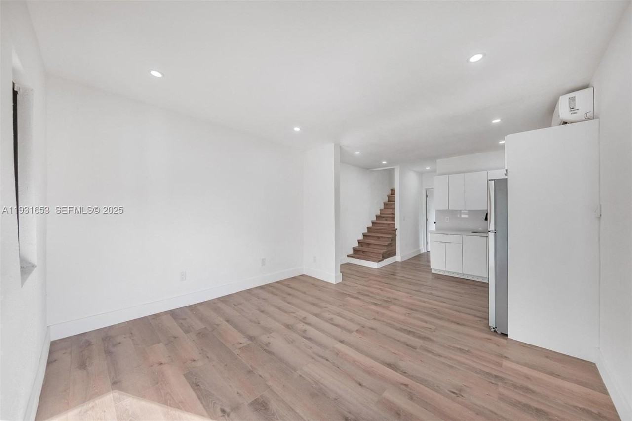 6913 Nw 4th Ct #B - Photo 5 of 16