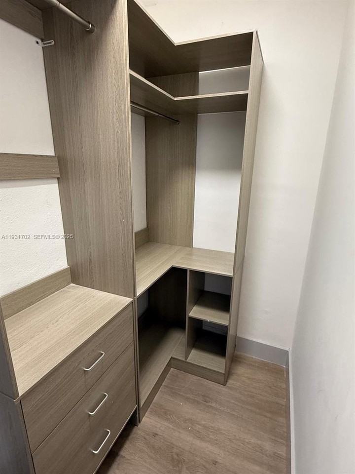 6790 Sw 17th St #6790 - Photo 4 of 7