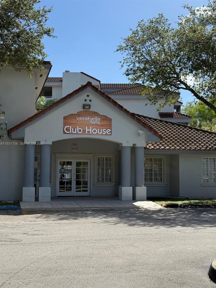 8255 Sw 152nd Ave #E411 - Photo 6 of 6