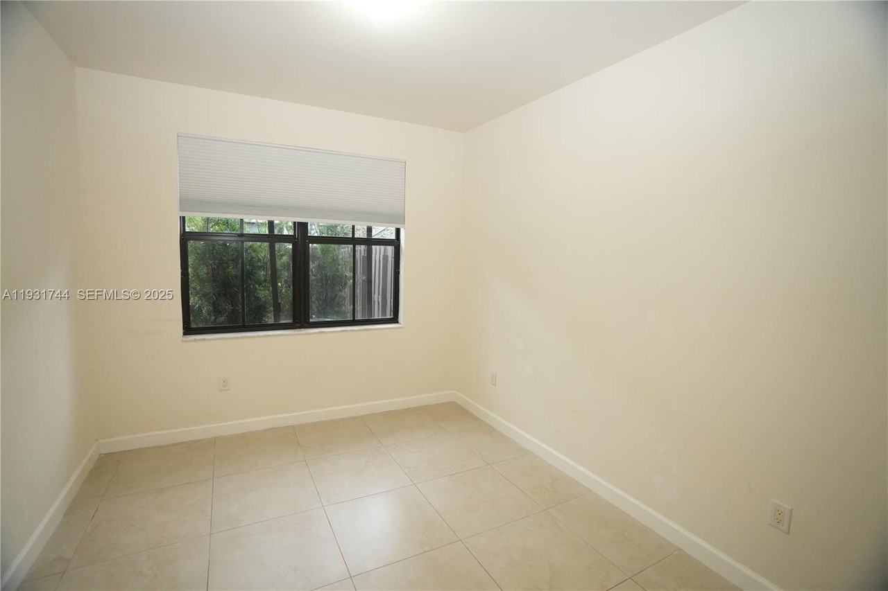 10436 Nw 61st Ln #00 - Photo 7 of 14