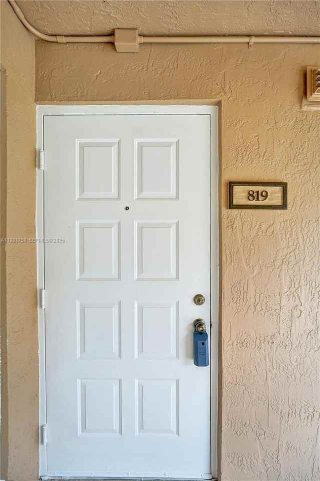 9833 Westview Dr #819 - Photo 7 of 47