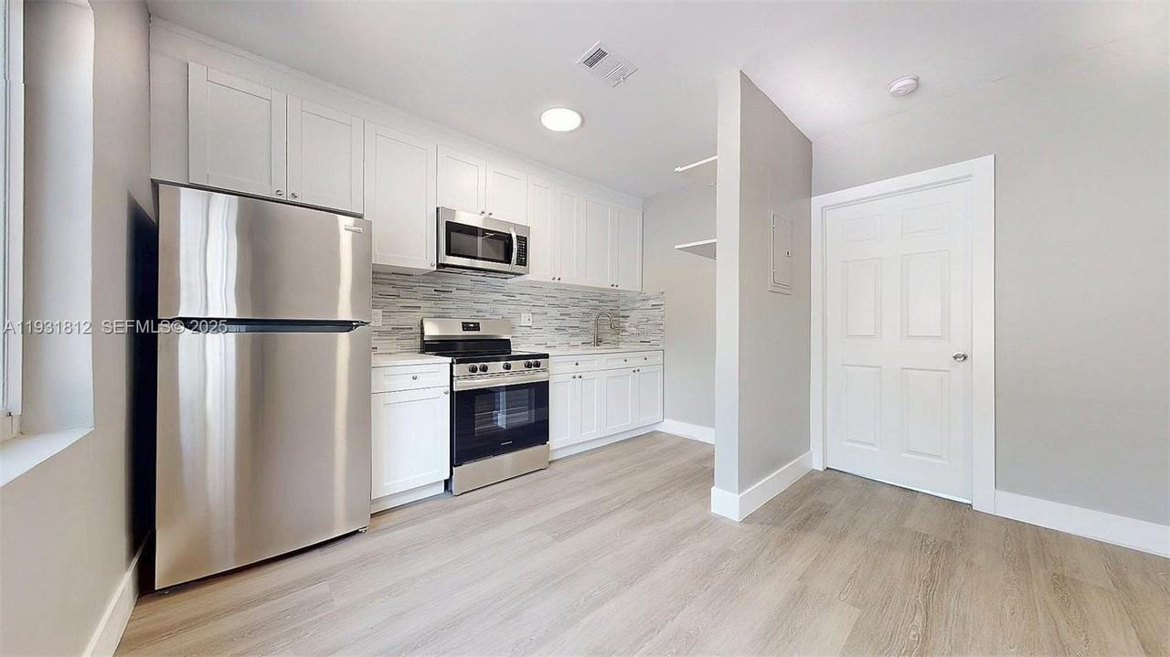 74 W 15th St #4 - Photo 5 of 22