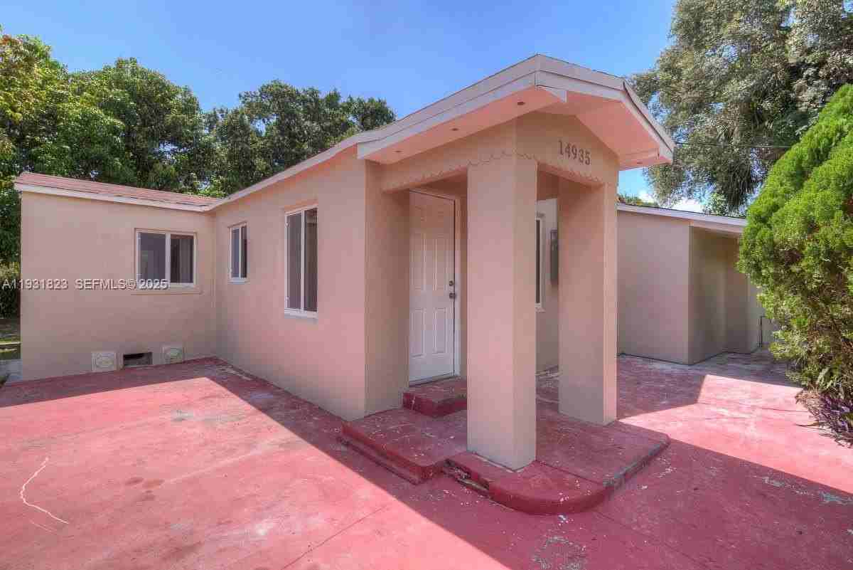 14935 Ne 11th Ct #1 - Photo 2 of 25