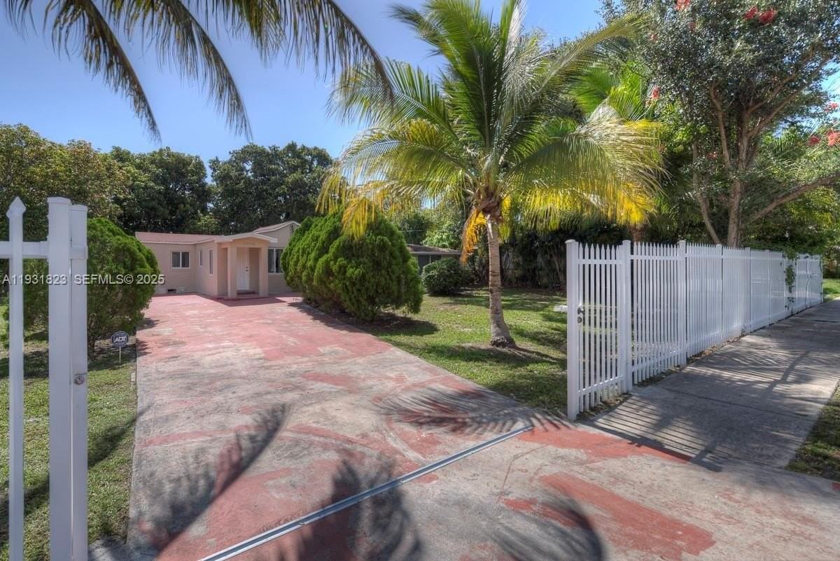 14935 Ne 11th Ct #1 - Photo 4 of 25