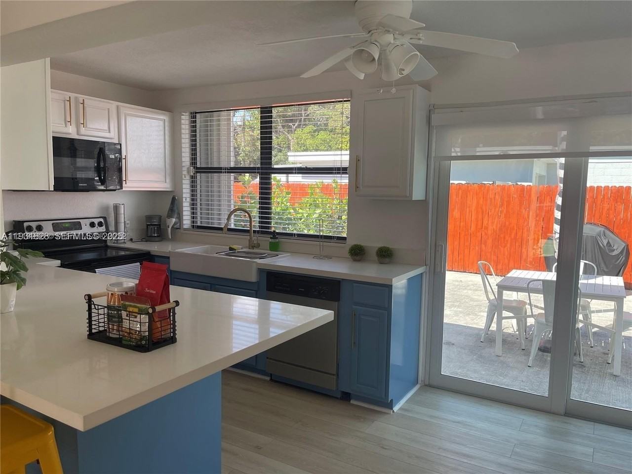 1560 Ne 145th St #1 - Photo 3 of 11