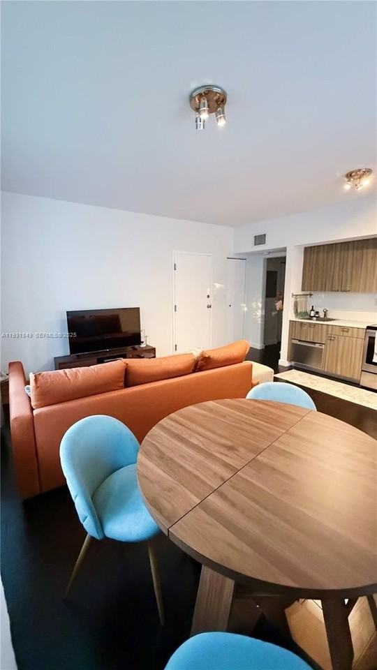 551 Michigan Ave #221 - Photo 6 of 15