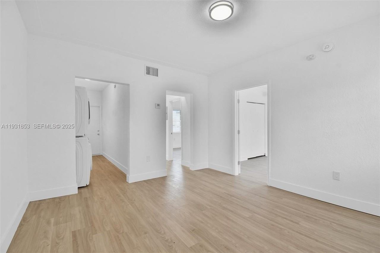 1900 Calais Dr #1910 - Photo 5 of 21