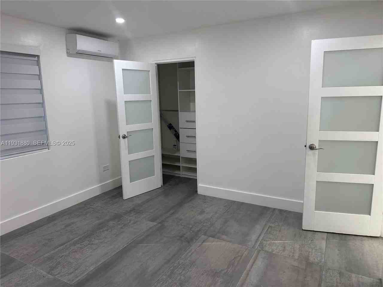 731 E 19th St - Photo 6 of 17