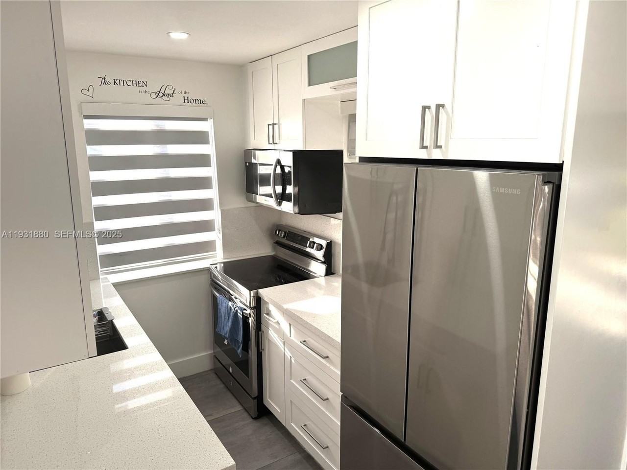 731 E 19th St - Photo 7 of 17