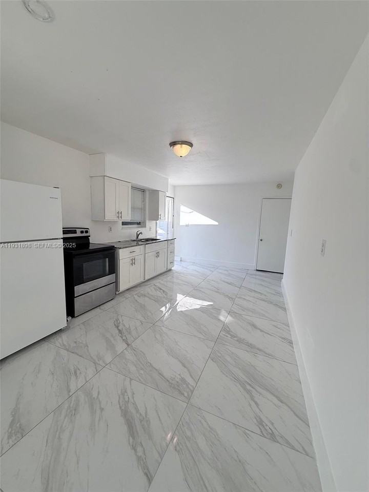 4265 Sw 51st St #1 - Photo 2 of 19