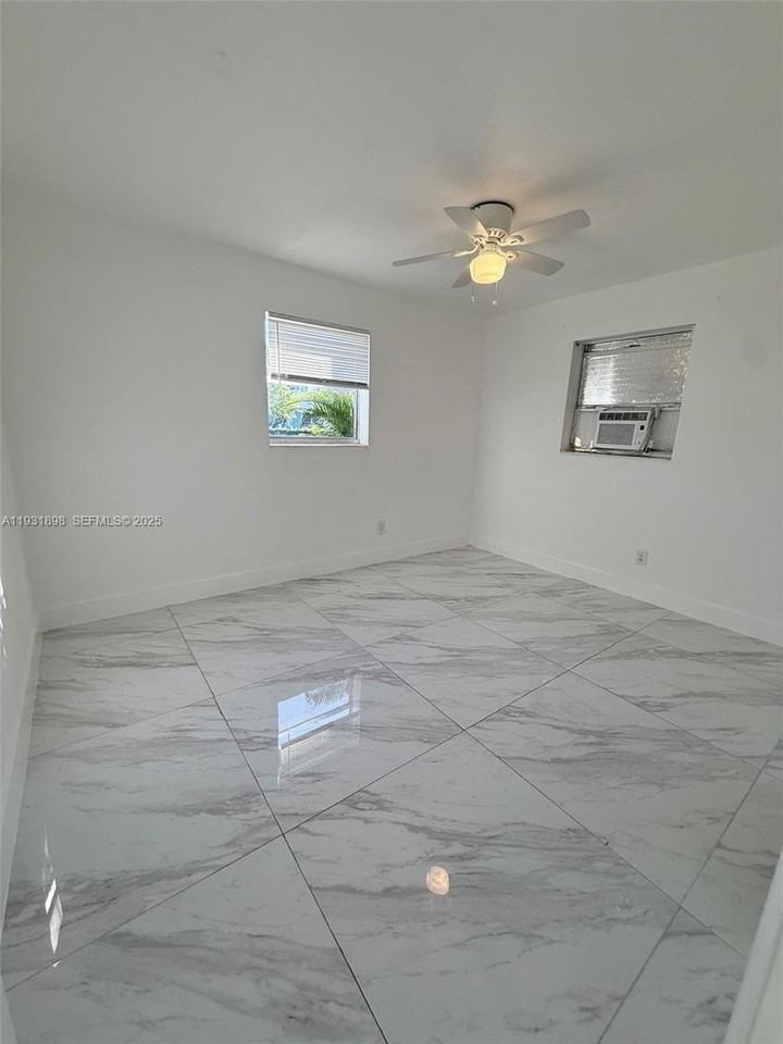 4265 Sw 51st St #1 - Photo 6 of 19