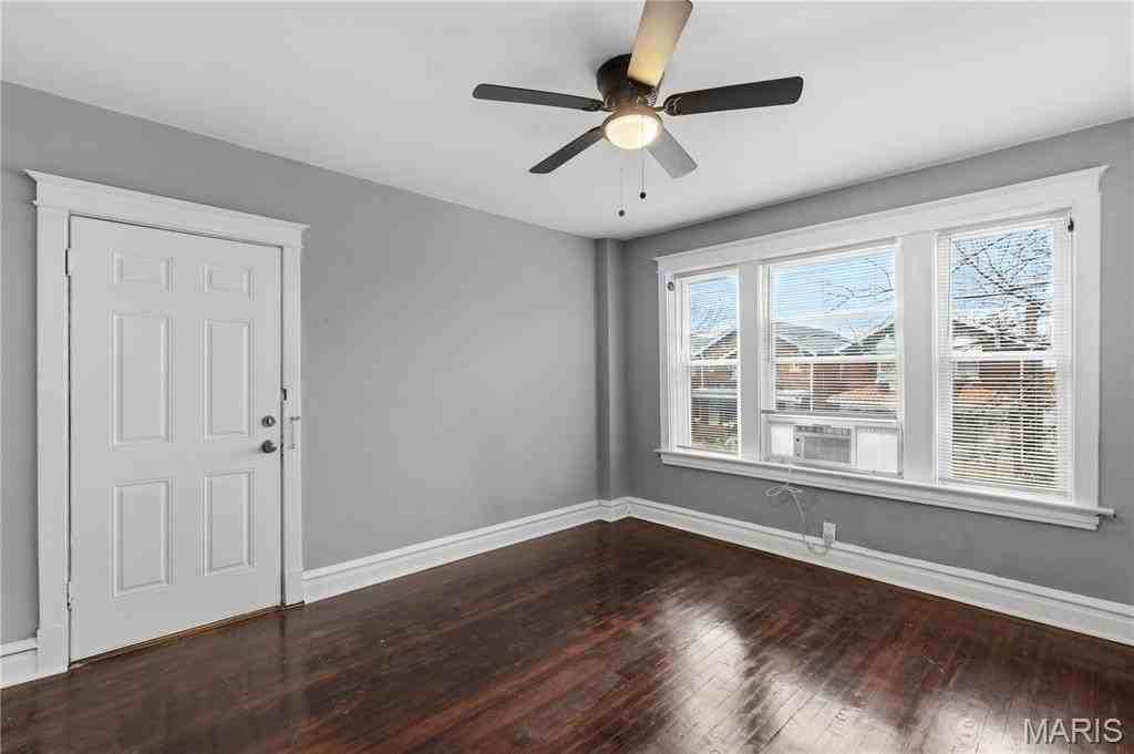 4234 Dewey Ave #2S - Photo 4 of 20