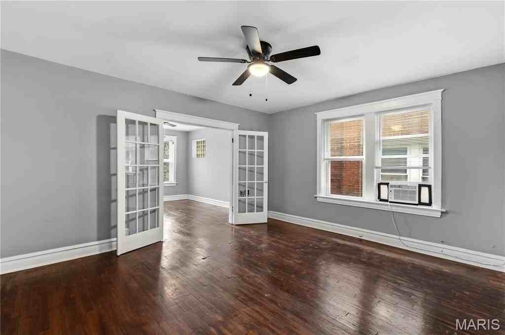 4234 Dewey Ave #2S - Photo 7 of 20