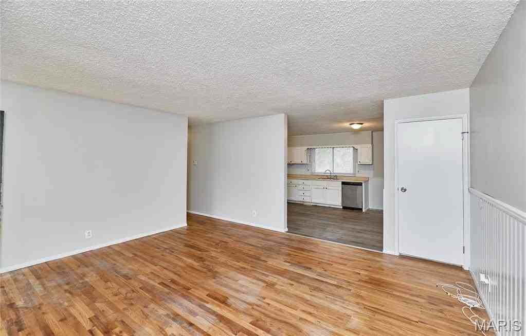 2551 Hedgerow Dr - Photo 6 of 26