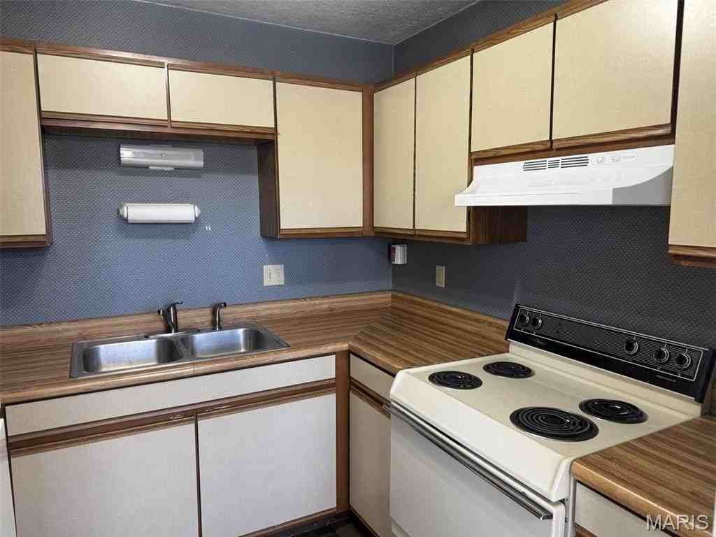 106 Osterhage Dr #B - Photo 3 of 9