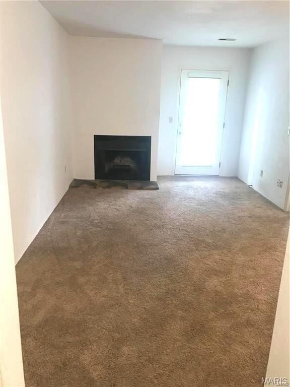 69 Peachtree Ln - Photo 3 of 15