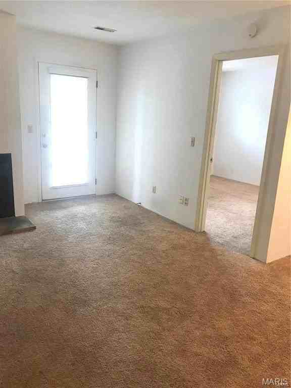 69 Peachtree Ln - Photo 4 of 15