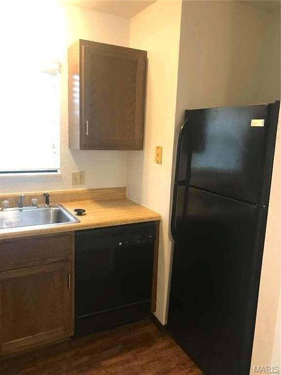 69 Peachtree Ln - Photo 6 of 15