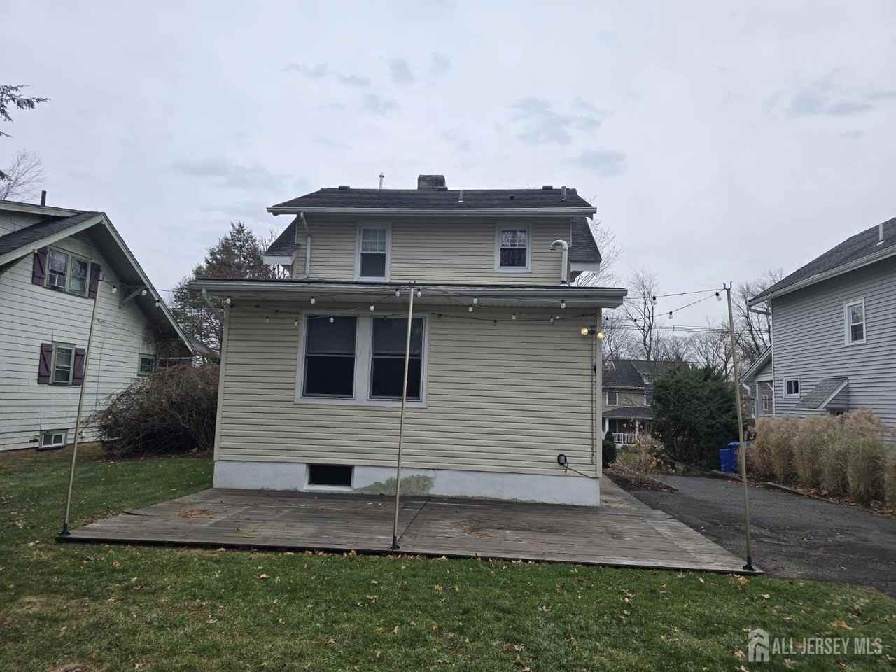 645 Kimball Ave - Photo 3 of 30