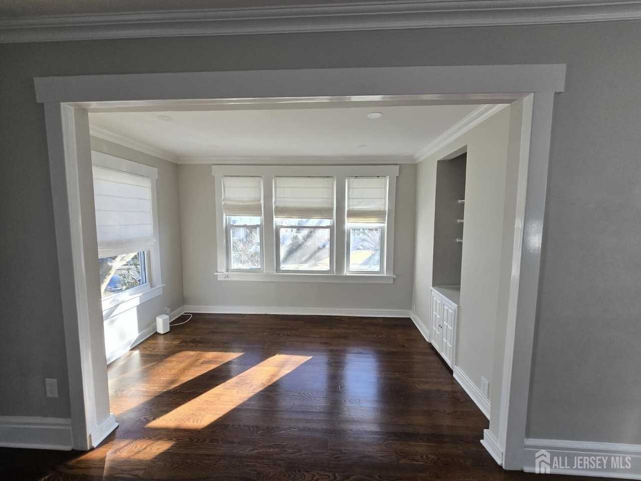 645 Kimball Ave - Photo 7 of 30