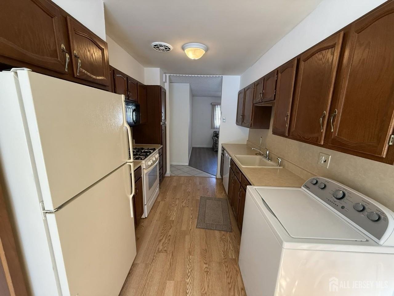 10 Tyndall Rd - Photo 7 of 25