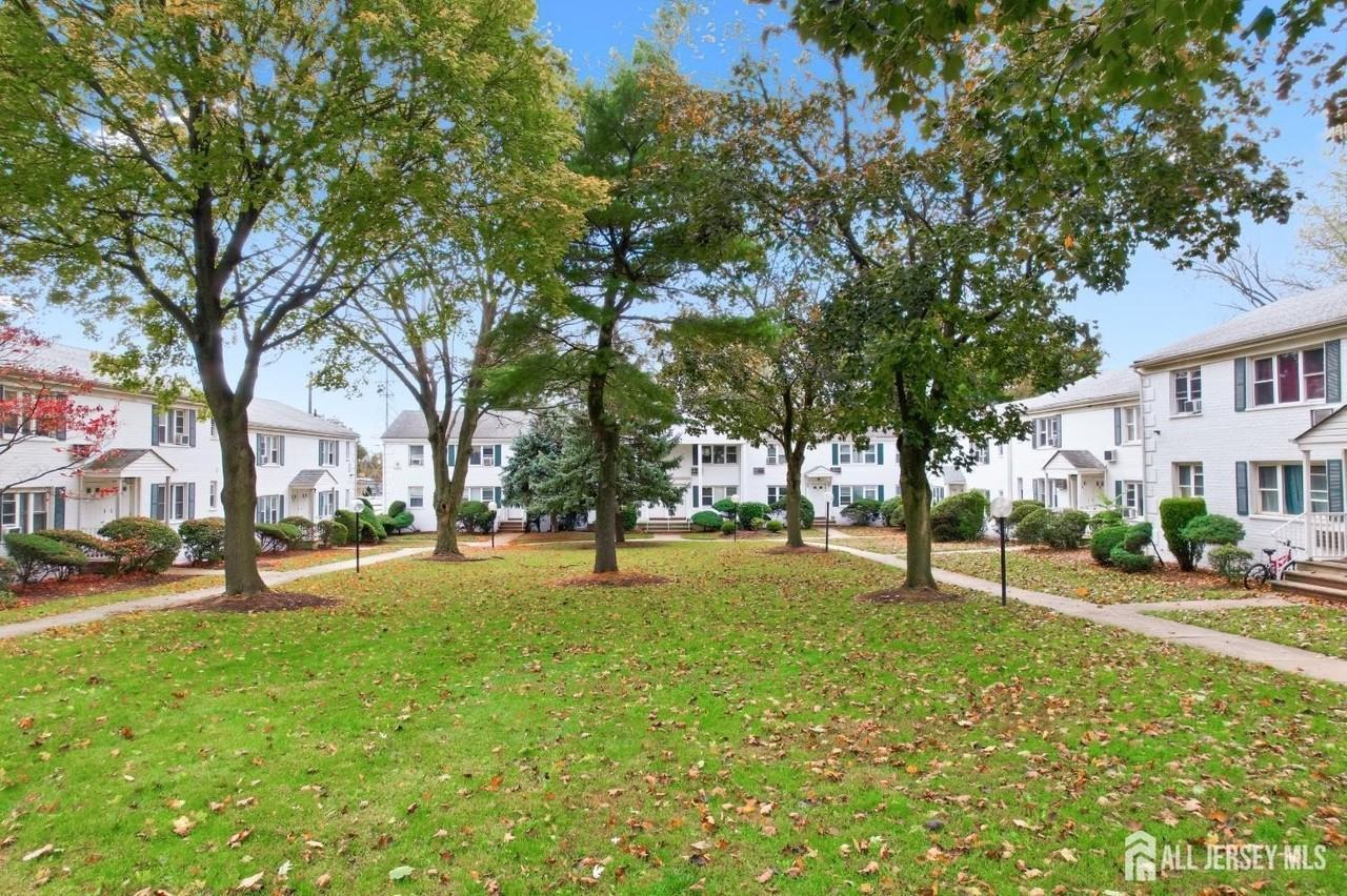 37-B Garfield Park - Photo 3 of 14