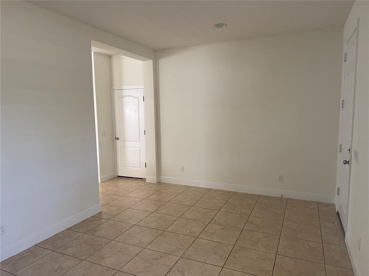 11765 Forest Park Cir - Photo 5 of 32