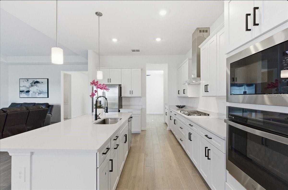 5522 Lightning Whelk Ln - Photo 6 of 29