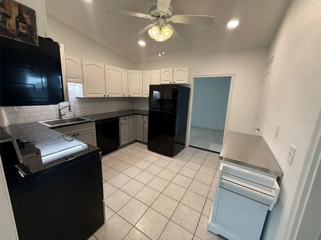 512 Dewhurst St - Photo 4 of 17