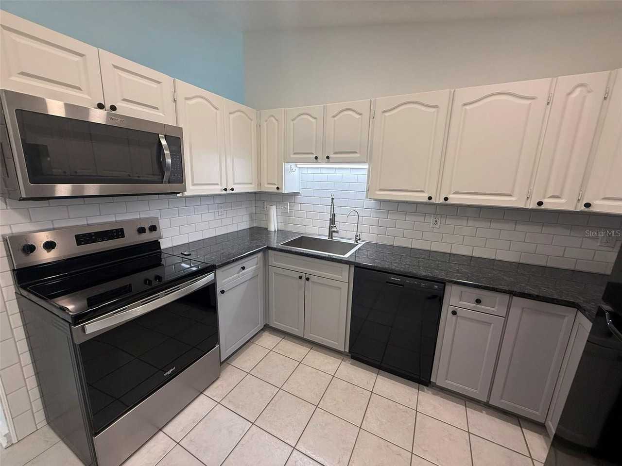 512 Dewhurst St - Photo 6 of 17