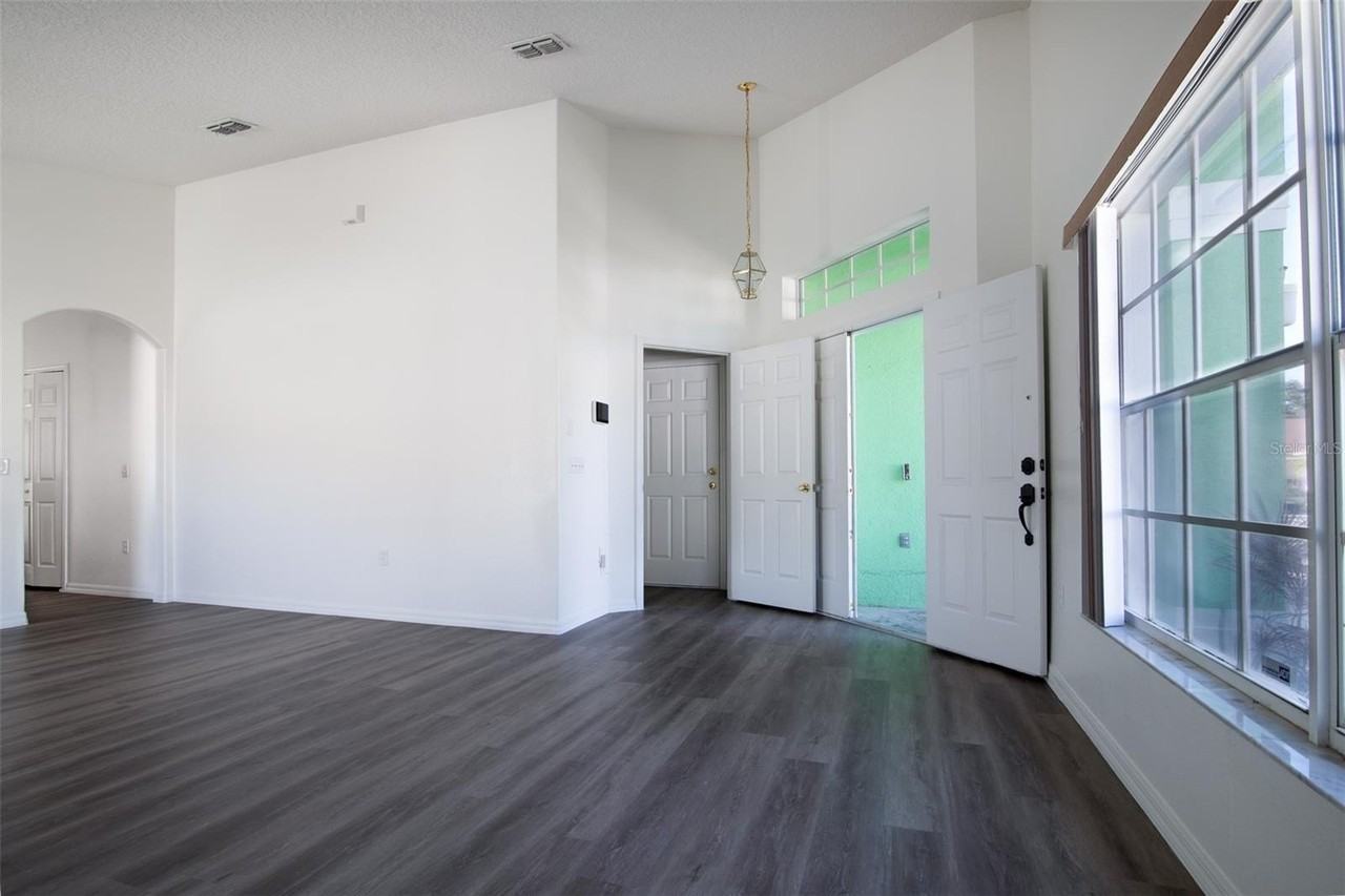 129 Garberia Dr - Photo 3 of 21