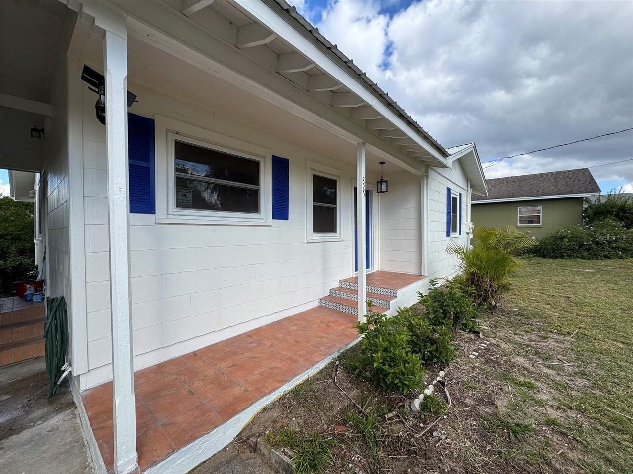 825 Poinsettia Dr - Photo 2 of 27