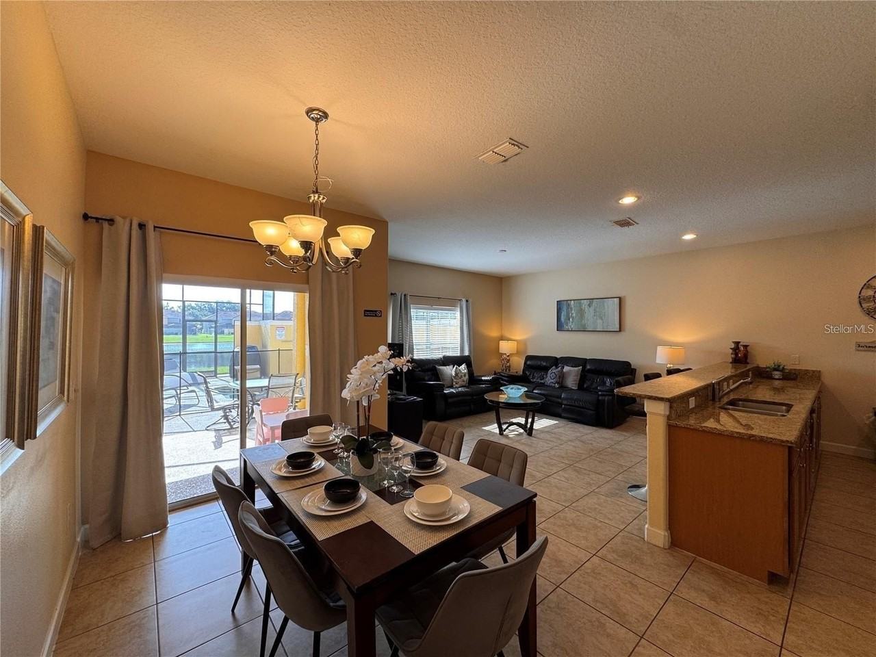 3075 Beach Palm Ave - Photo 2 of 17