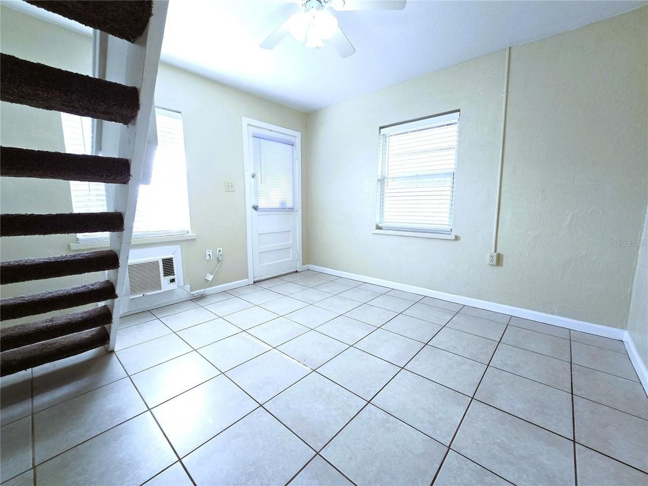 1109 Pennsylvania Ave - Photo 5 of 29