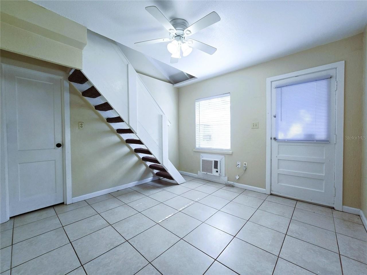 1109 Pennsylvania Ave - Photo 7 of 29