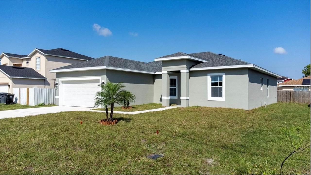 719 Martin Ln - Photo 3 of 35