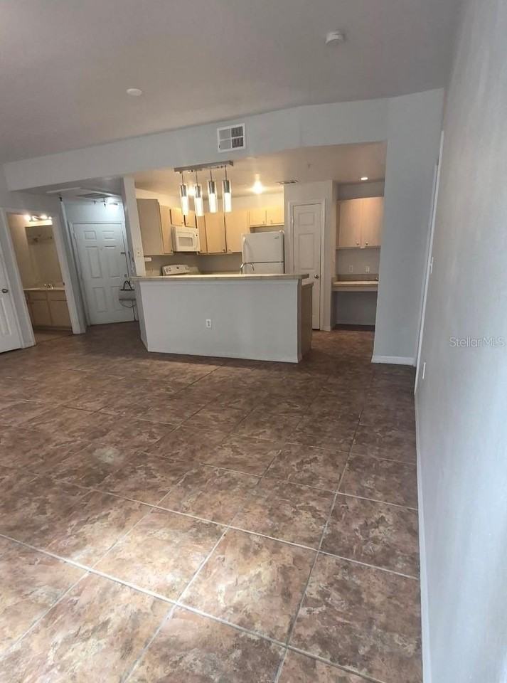 1990 Erving Cir #102 - Photo 3 of 28