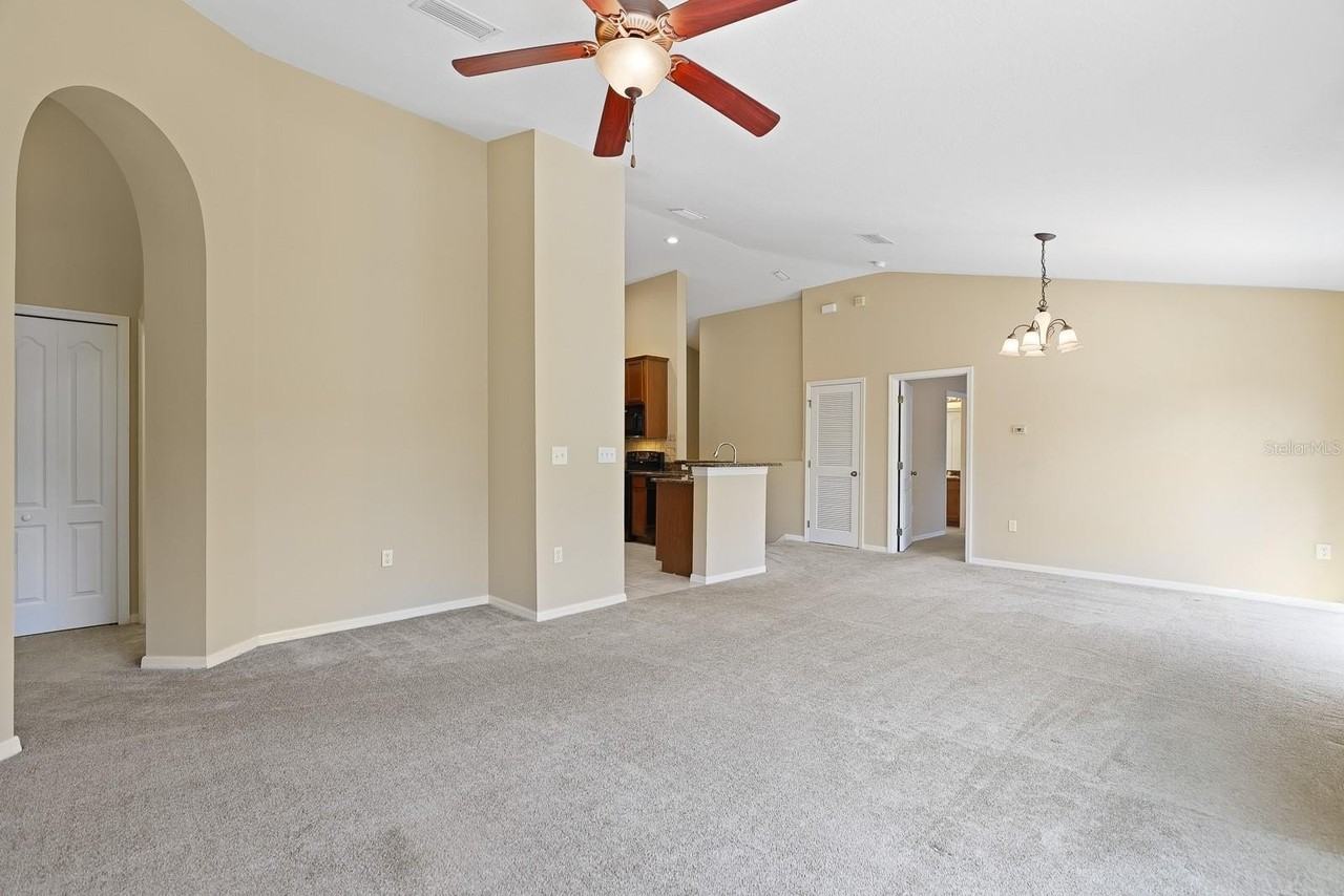 16436 Kingletridge Ave - Photo 7 of 33