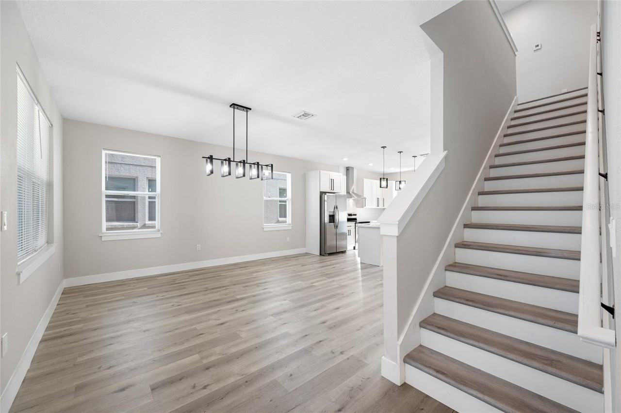 6910 Dartmouth Ave N - Photo 4 of 22