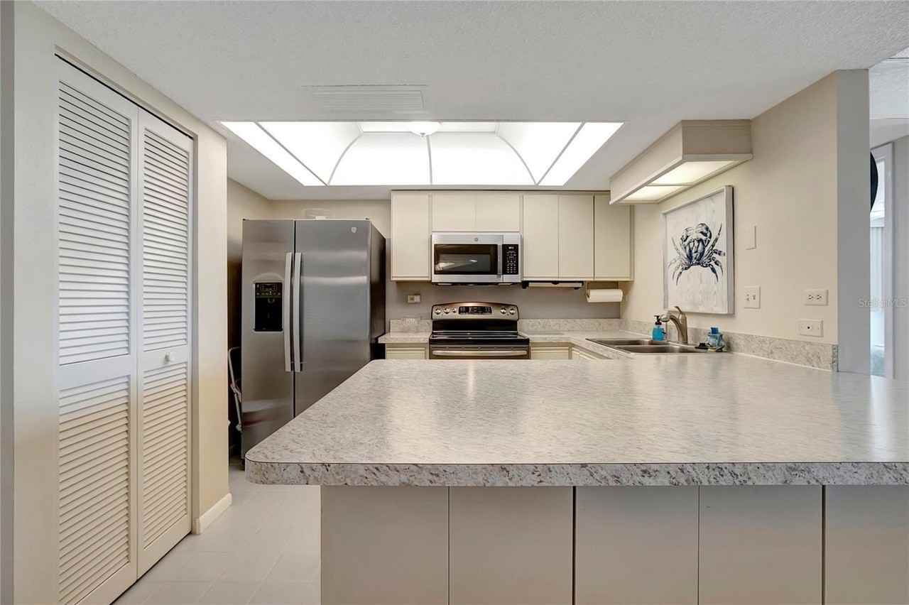 500 Treasure Island Cswy #501 - Photo 7 of 36