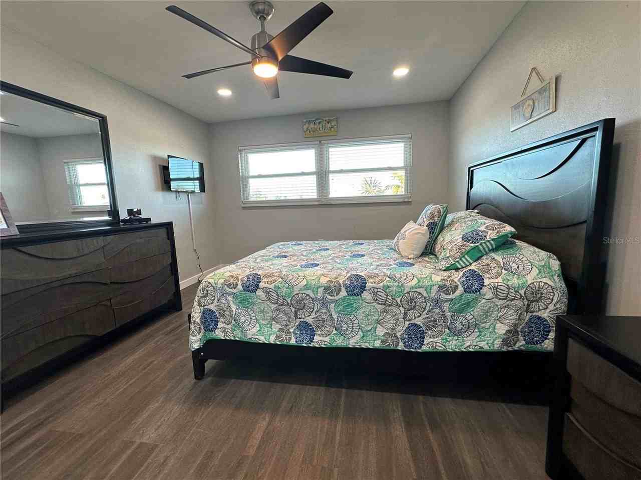 300 64th Ave #318 - Photo 6 of 24