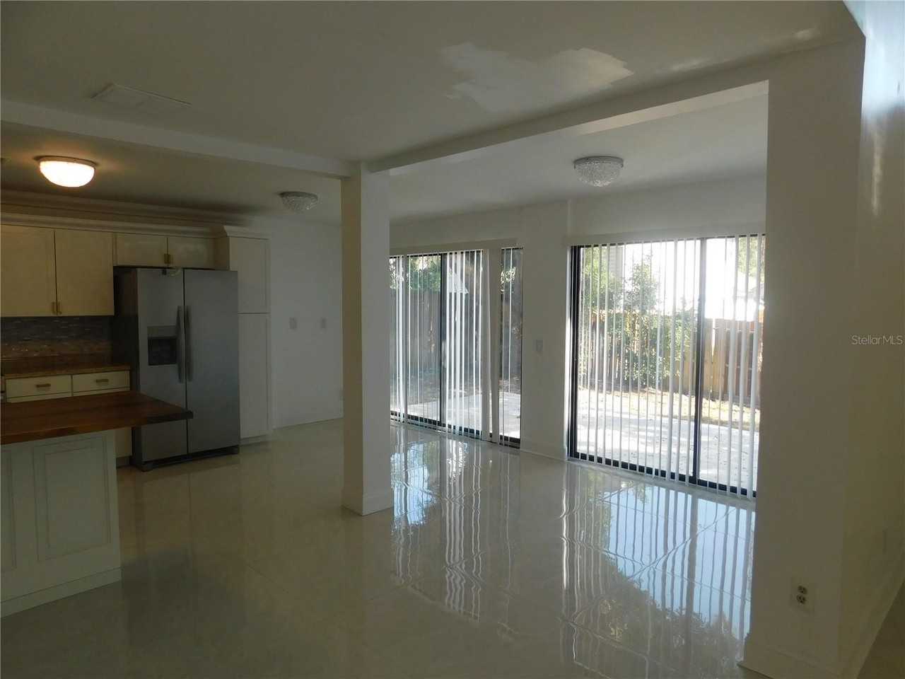 2233 Springwood Cir W - Photo 4 of 24