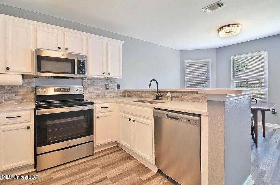 13369 Martin Ct - Photo 4 of 16